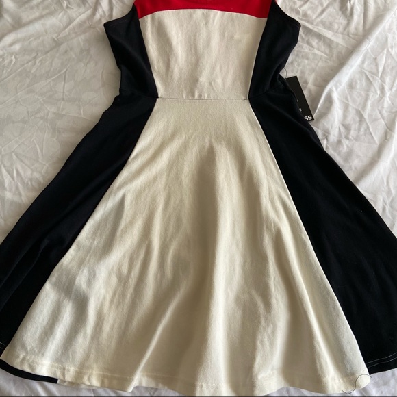Express Color Block Dress - Picture 4 of 6